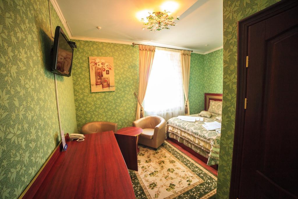 Imperiya Hotel Khmelʼnytsʼkyy Quarto foto