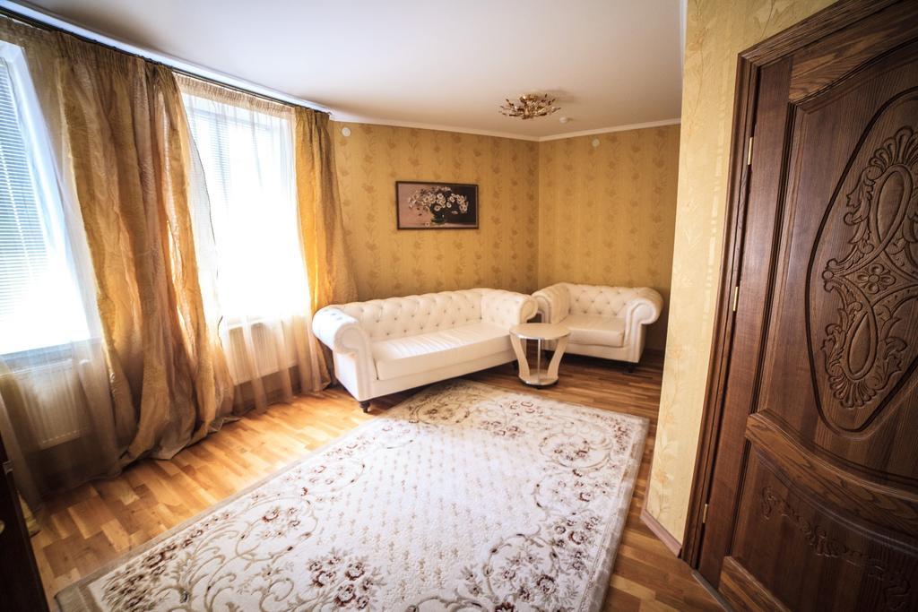 Imperiya Hotel Khmelʼnytsʼkyy Quarto foto